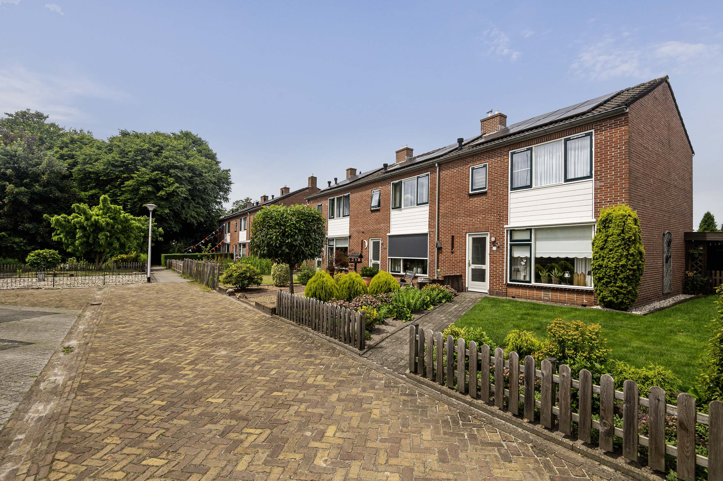 Tussenwoning te huur: Burg.van der Grondenstraat 15, Nieuwleusen Noord Nieuwleusen