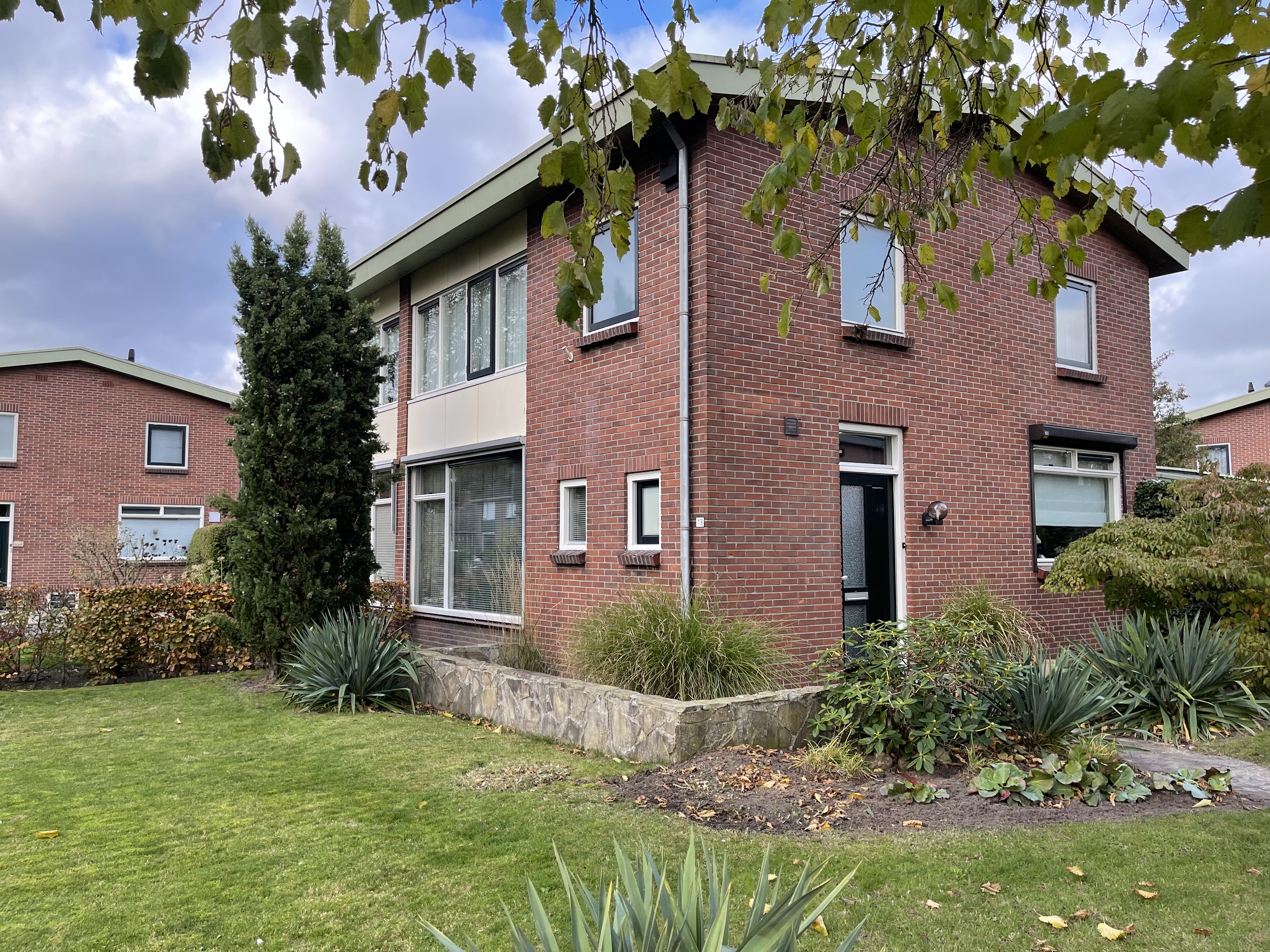 Twee-onder-één-kap te huur: Alberthus Risaeusstraat 13, Overig Stad Hardenberg Hardenberg