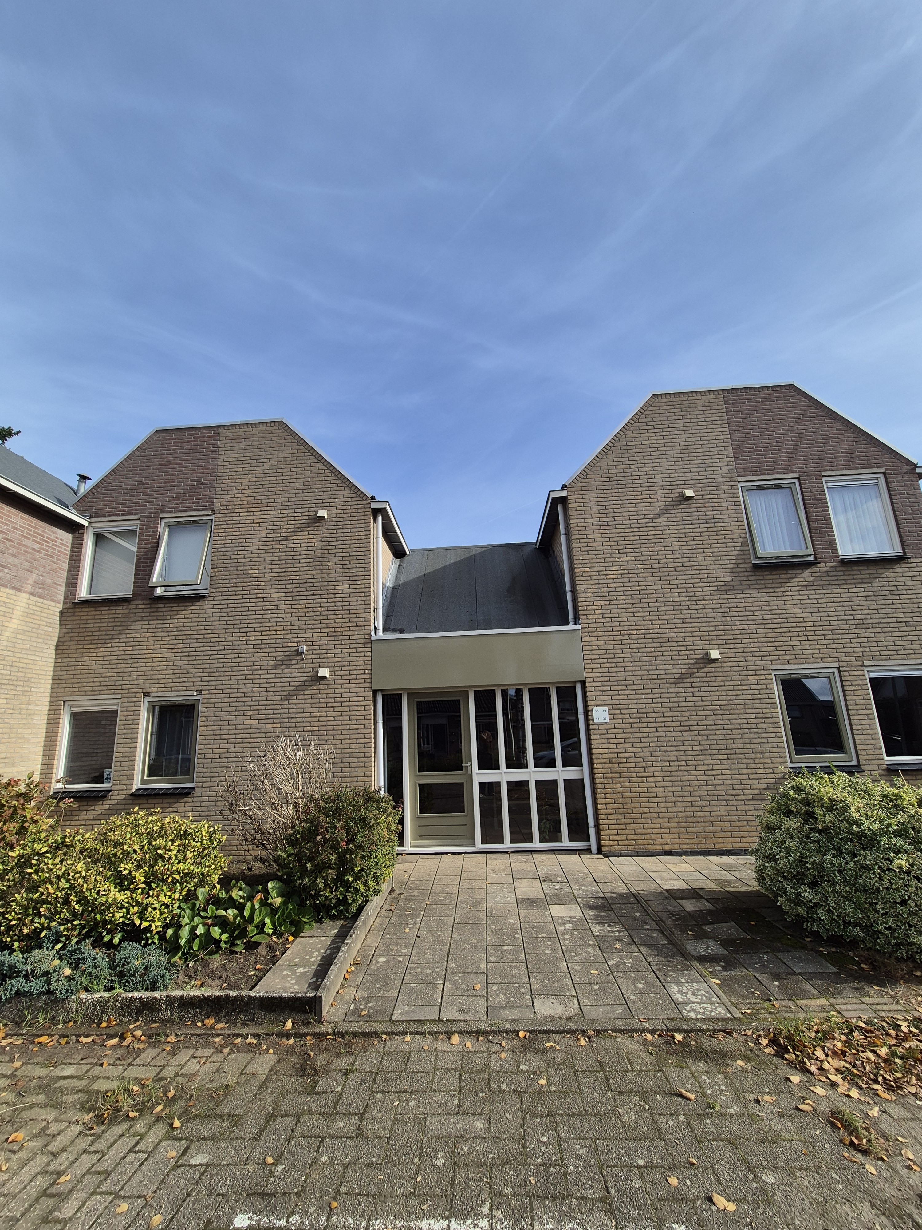 Tussenwoning te huur: Meidoorn 33, Heino Zuid Heino
